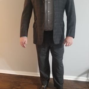 100% Athentic Salvatore Ferragamo Windowpane Suit 40r